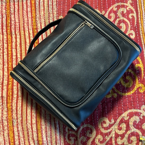 Extra Large Black Plastic Hanging Hygiene Travel Bag With Compartments - Picture 3 of 9